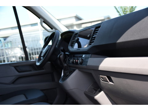 Volkswagen Crafter 35 2.0 TDI L3H3 PB Edition Camera, Cruise, Carplay, LED, Automaat, Sensoren, 140pk, Trekhaak, Multimedia, Uniek!