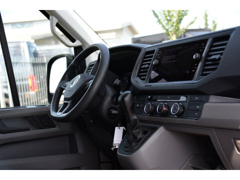 Volkswagen Crafter 35 2.0 TDI L3H3 PB Edition Camera, Cruise, Carplay, LED, Automaat, Sensoren, 140pk, Trekhaak, Multimedia, Uniek!
