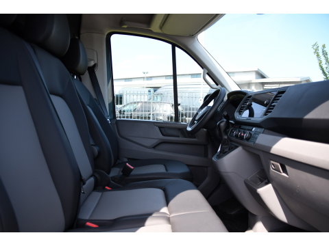Volkswagen Crafter 35 2.0 TDI L3H3 PB Edition Camera, Cruise, Carplay, LED, Automaat, Sensoren, 140pk, Trekhaak, Multimedia, Uniek!