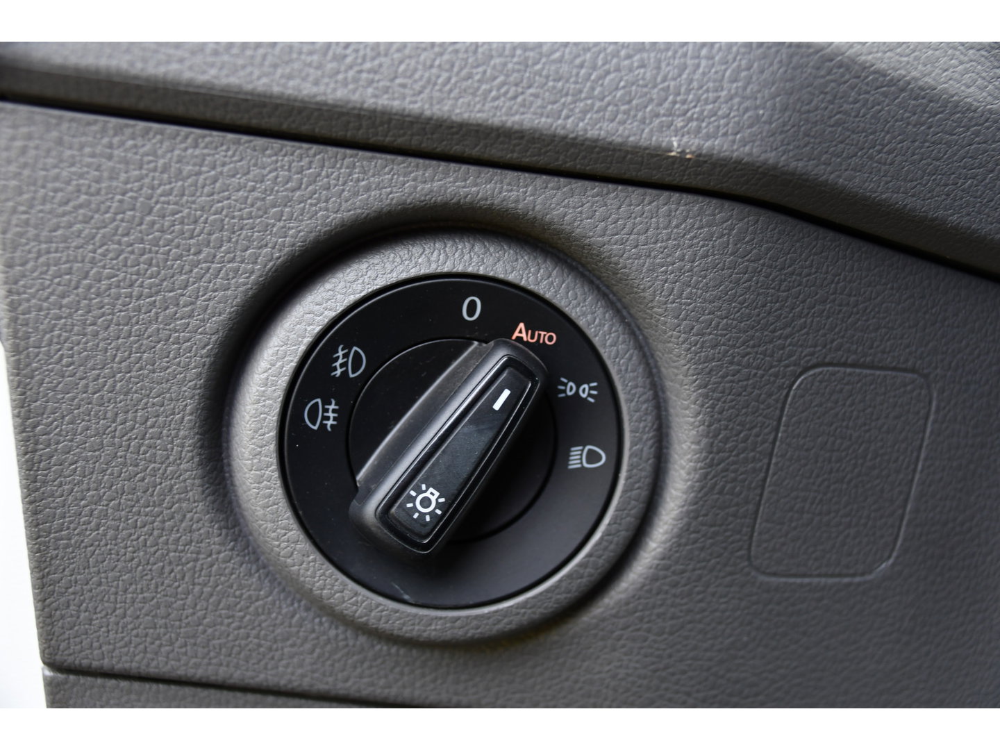 Volkswagen Crafter 35 2.0 TDI L3H3 PB Edition Camera, Cruise, Carplay, LED, Automaat, Sensoren, 140pk, Trekhaak, Multimedia, Uniek!