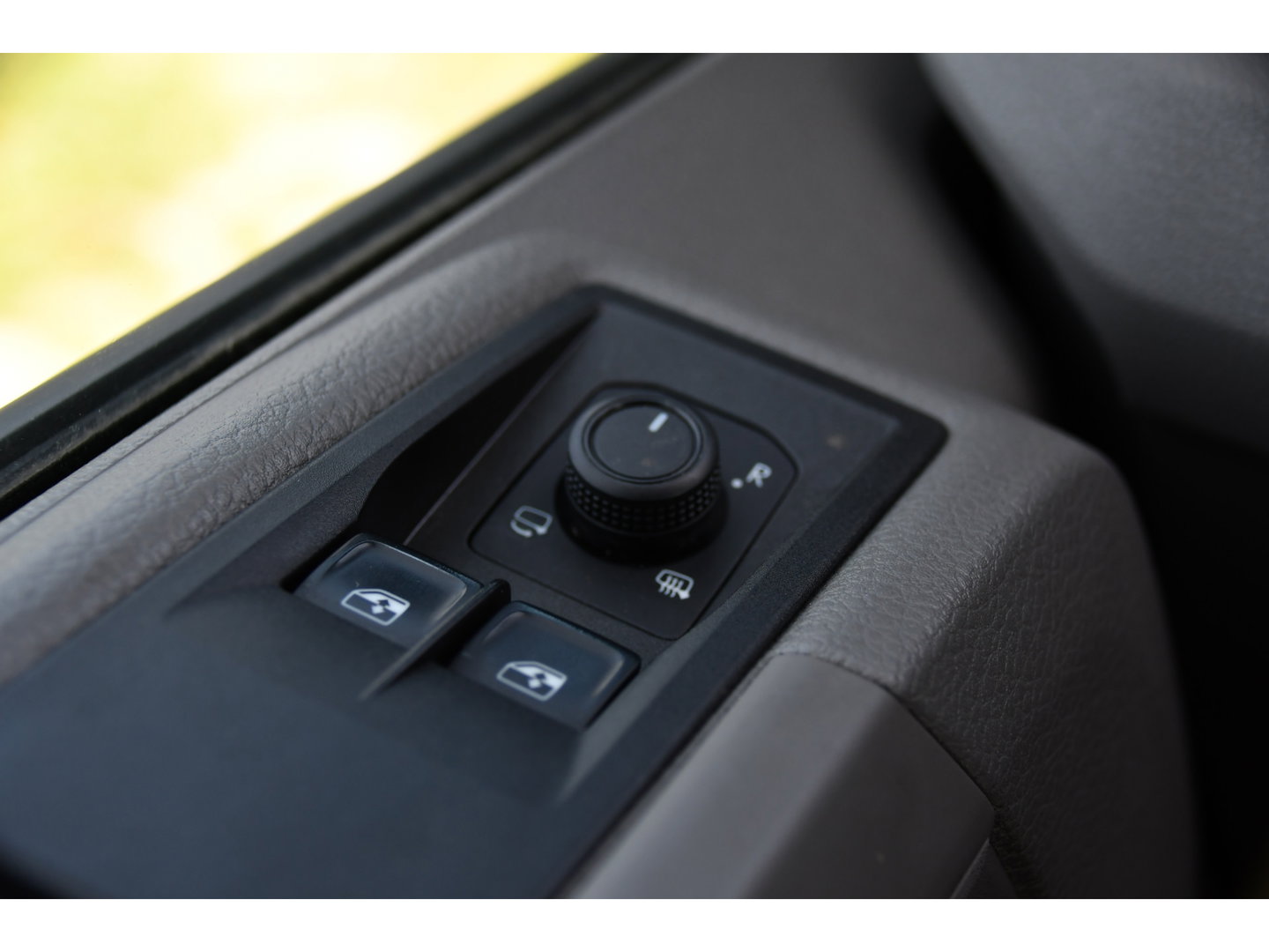 Volkswagen Crafter 35 2.0 TDI L3H3 PB Edition Camera, Cruise, Carplay, LED, Automaat, Sensoren, 140pk, Trekhaak, Multimedia, Uniek!