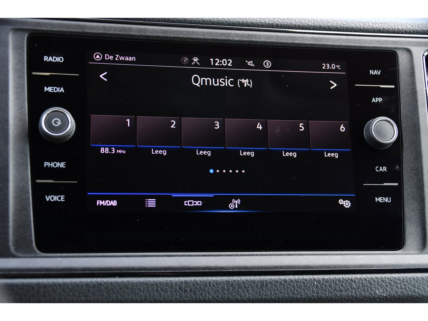 Volkswagen Crafter 35 2.0 TDI L3H3 PB Edition Camera, Cruise, Carplay, LED, Automaat, Sensoren, 140pk, Trekhaak, Multimedia, Uniek!
