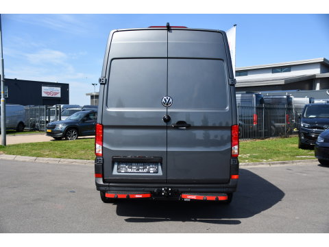 Volkswagen Crafter 35 2.0 TDI L3H3 PB Edition Camera, Cruise, Carplay, LED, Automaat, Sensoren, 140pk, Trekhaak, Multimedia, Uniek!