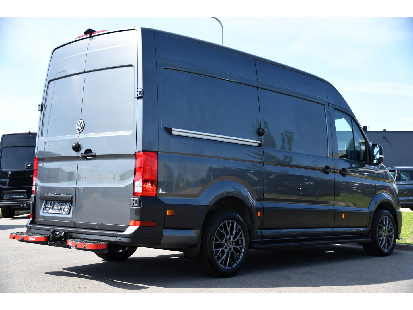 Volkswagen Crafter 35 2.0 TDI L3H3 PB Edition Camera, Cruise, Carplay, LED, Automaat, Sensoren, 140pk, Trekhaak, Multimedia, Uniek!
