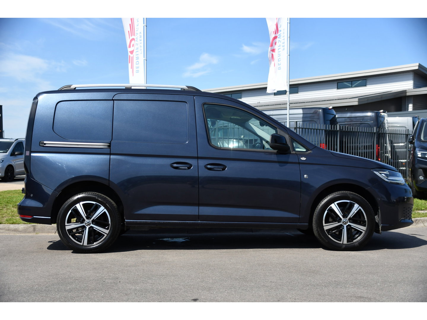 Volkswagen Caddy Cargo 2.0 TDI PB Edition Full Options! Camera, Adaptieve Cruise, Carplay, LED, Automaat, Stoelverwarming, leder, 2 x Schuifdeur, Virtual, Uniek!