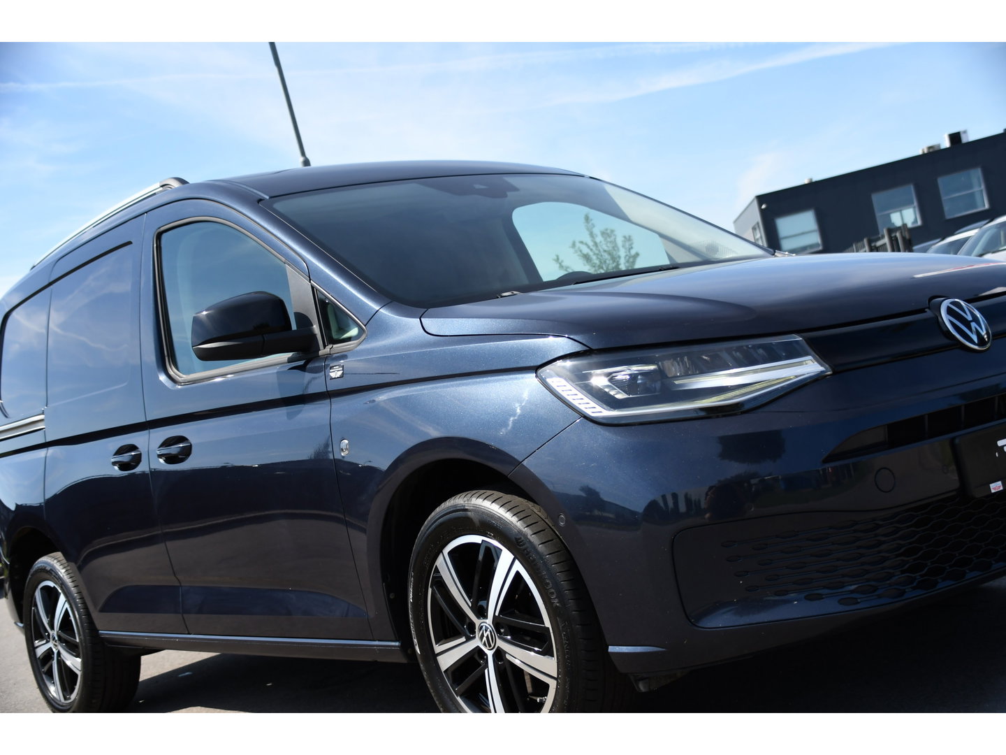 Volkswagen Caddy Cargo 2.0 TDI PB Edition Full Options! Camera, Adaptieve Cruise, Carplay, LED, Automaat, Stoelverwarming, leder, 2 x Schuifdeur, Virtual, Uniek!