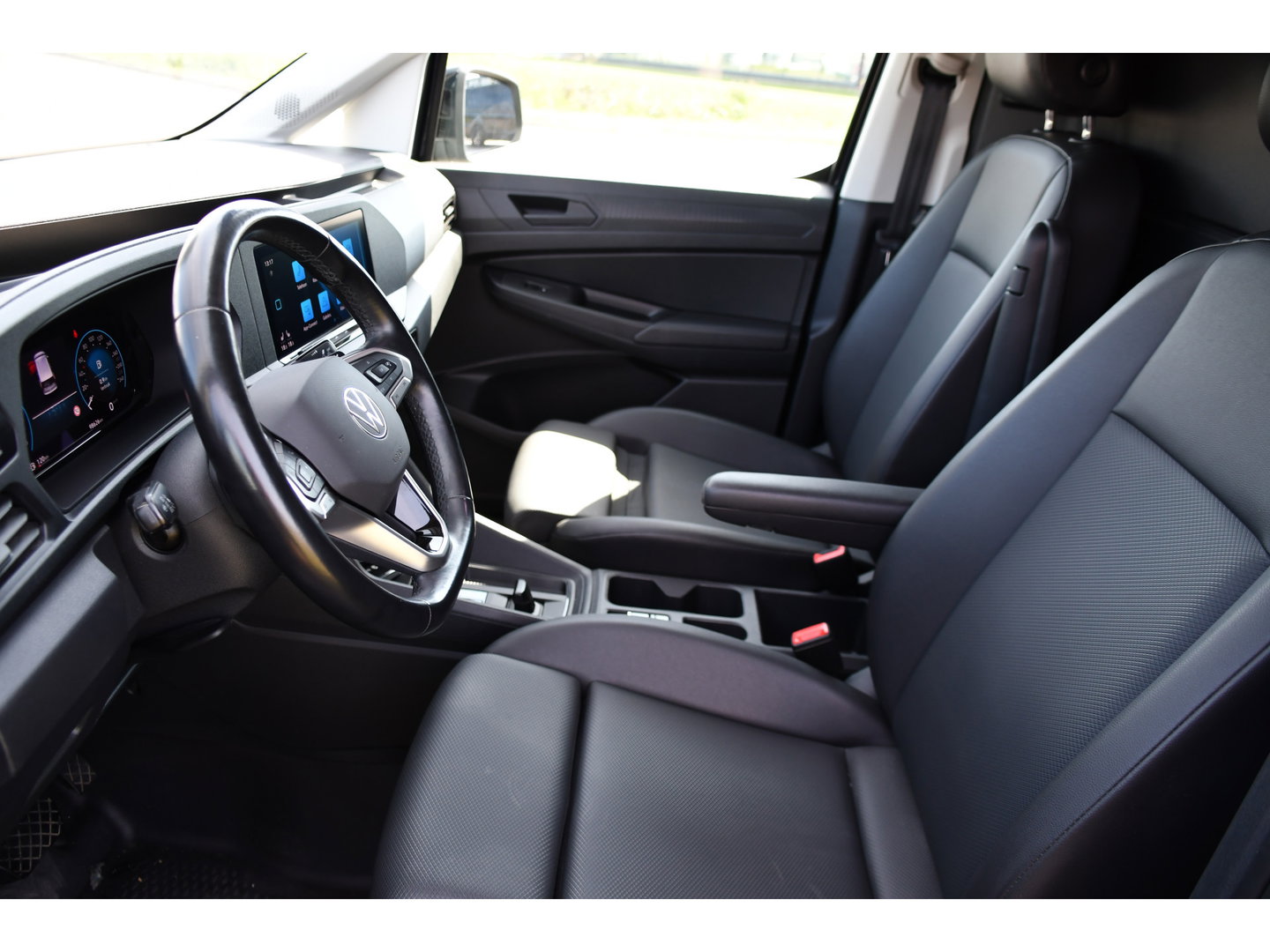Volkswagen Caddy Cargo 2.0 TDI PB Edition Full Options! Camera, Adaptieve Cruise, Carplay, LED, Automaat, Stoelverwarming, leder, 2 x Schuifdeur, Virtual, Uniek!
