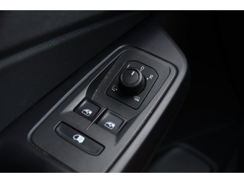 Volkswagen Caddy Cargo 2.0 TDI PB Edition Full Options! Camera, Adaptieve Cruise, Carplay, LED, Automaat, Stoelverwarming, leder, 2 x Schuifdeur, Virtual, Uniek!