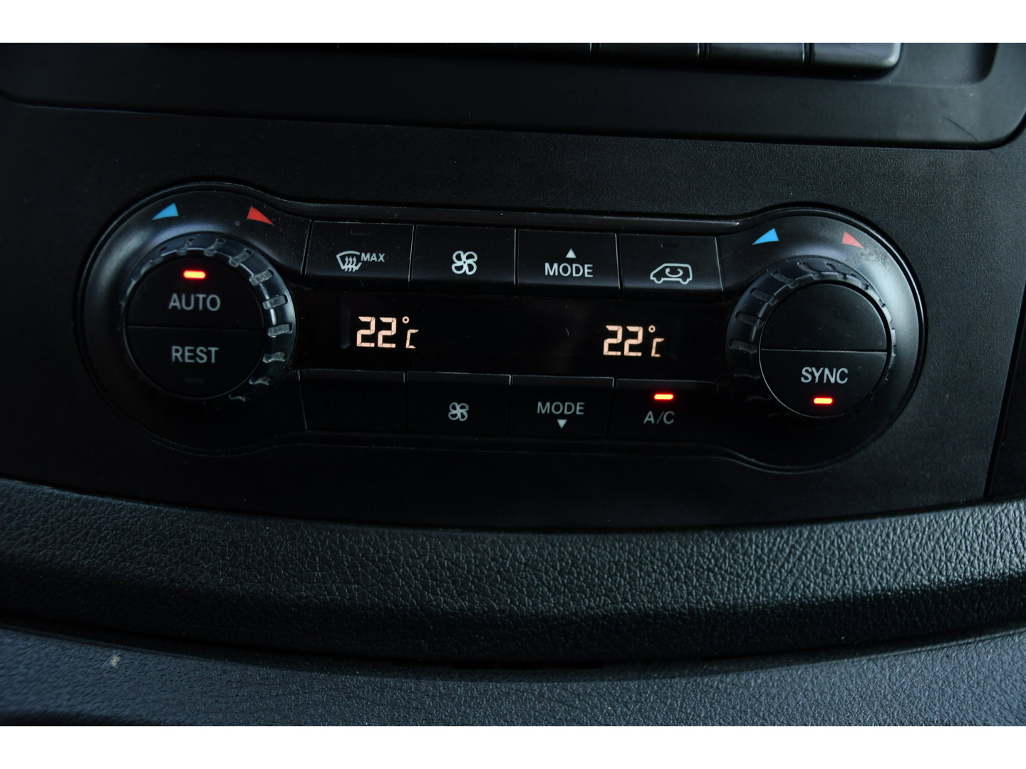Mercedes-Benz Vito 114 CDI L3 Black Edition Camera, Cruise, Carplay, LED, Automaat, Multimedia, Trekhaak, Uniek!