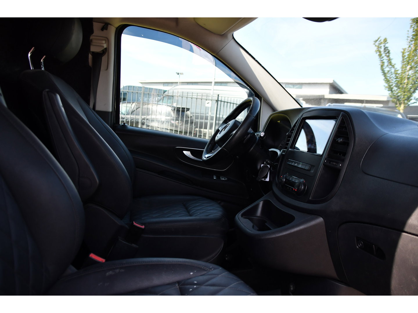Mercedes-Benz Vito 114 CDI L3 Black Edition Camera, Cruise, Carplay, LED, Automaat, Multimedia, Trekhaak, Uniek!