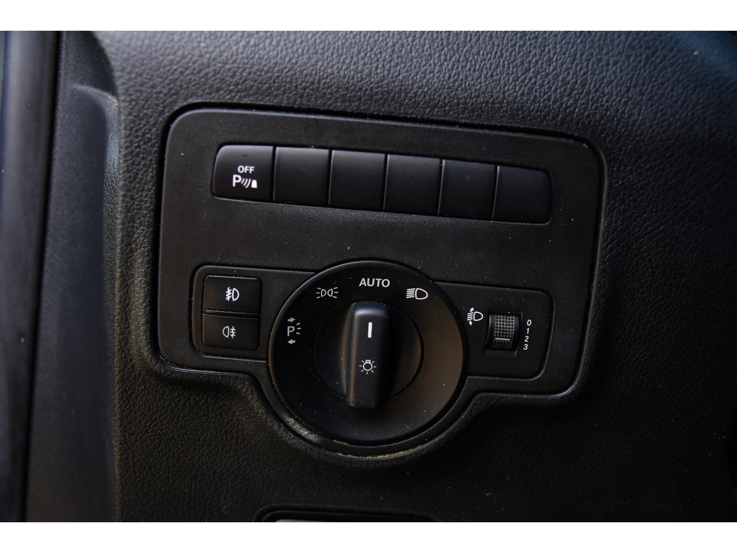 Mercedes-Benz Vito 114 CDI L3 Black Edition Camera, Cruise, Carplay, LED, Automaat, Multimedia, Trekhaak, Uniek!
