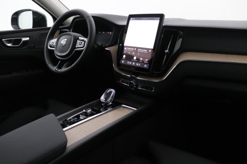 Volvo XC60 T6 Plus Dark | NIEUW | Head-Up | ACC | 360° Camera | Panoramadak | BLIS