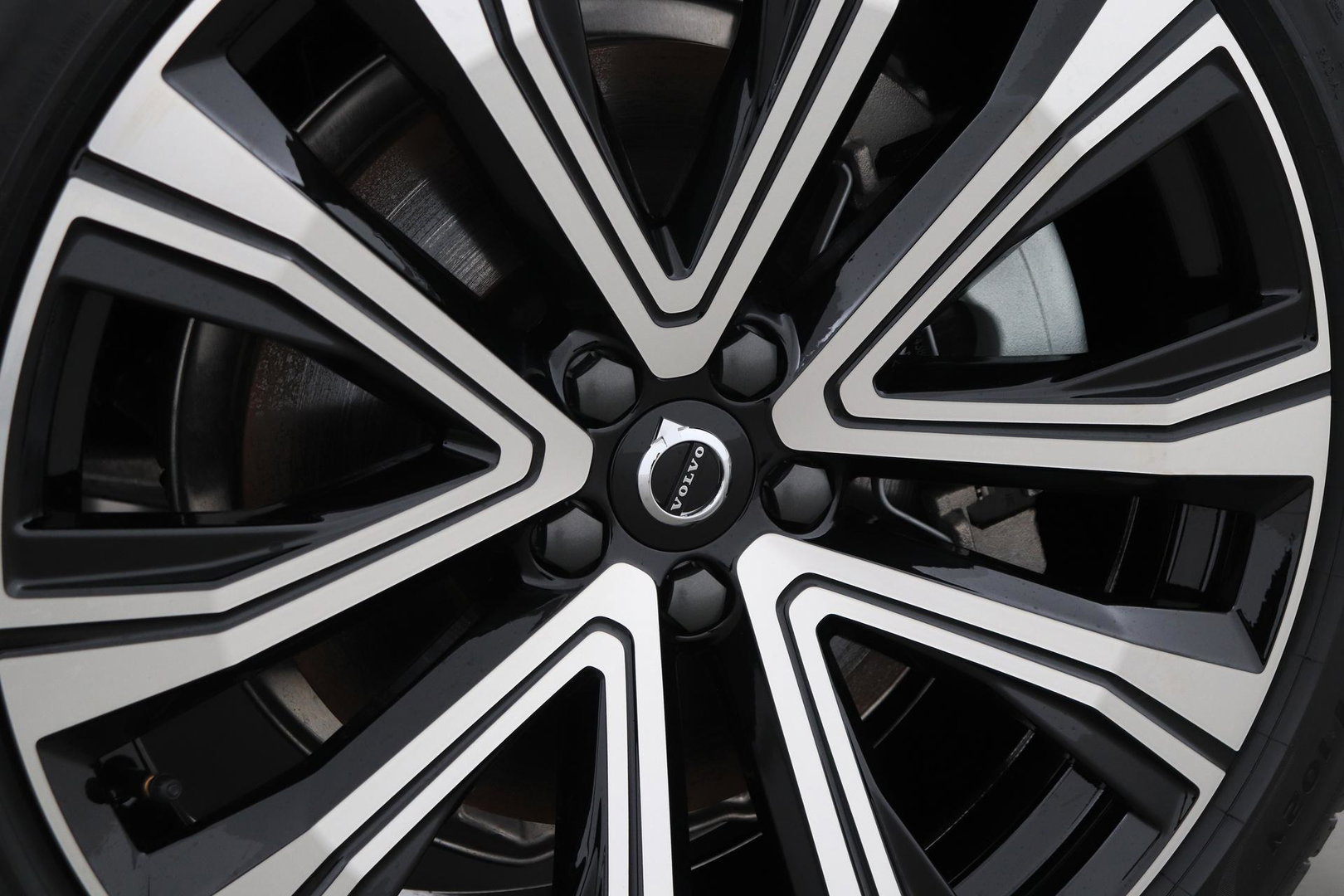 Volvo XC60 T6 Plus Dark | NIEUW | Head-Up | ACC | 360° Camera | Panoramadak | BLIS