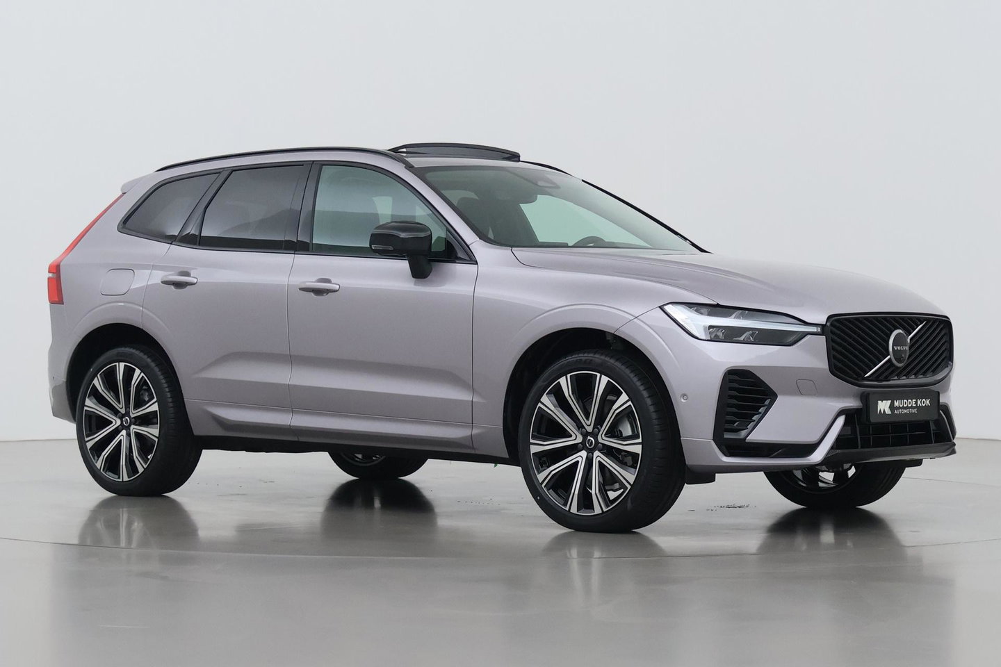 Volvo XC60 T6 Plus Dark | NIEUW | Head-Up | ACC | 360° Camera | Panoramadak | BLIS