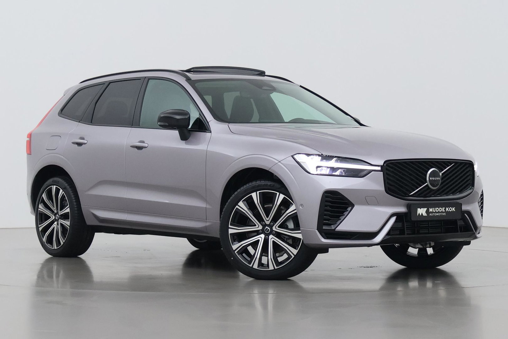 Volvo XC60 T6 Plus Dark | NIEUW | Head-Up | ACC | 360° Camera | Panoramadak | BLIS