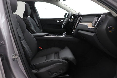 Volvo XC60 T6 Plus Dark | NIEUW | Head-Up | ACC | 360° Camera | Panoramadak | BLIS