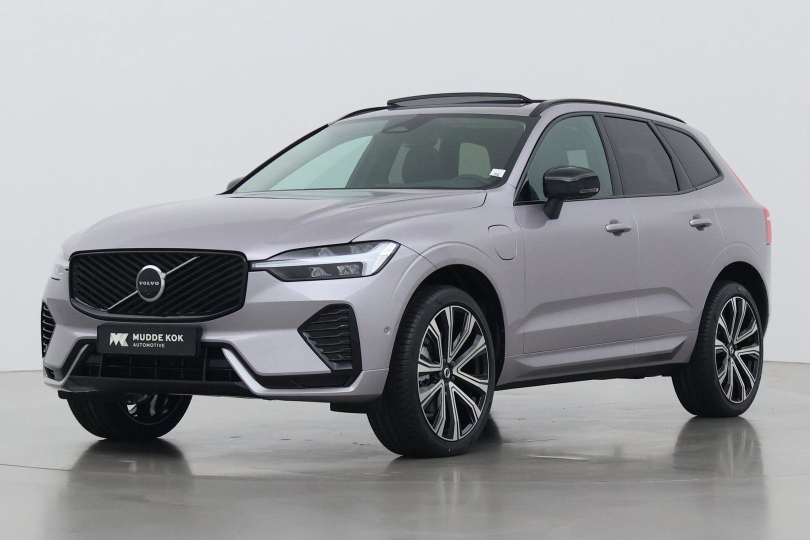 Volvo XC60 T6 Plus Dark | NIEUW | Head-Up | ACC | 360° Camera | Panoramadak | BLIS