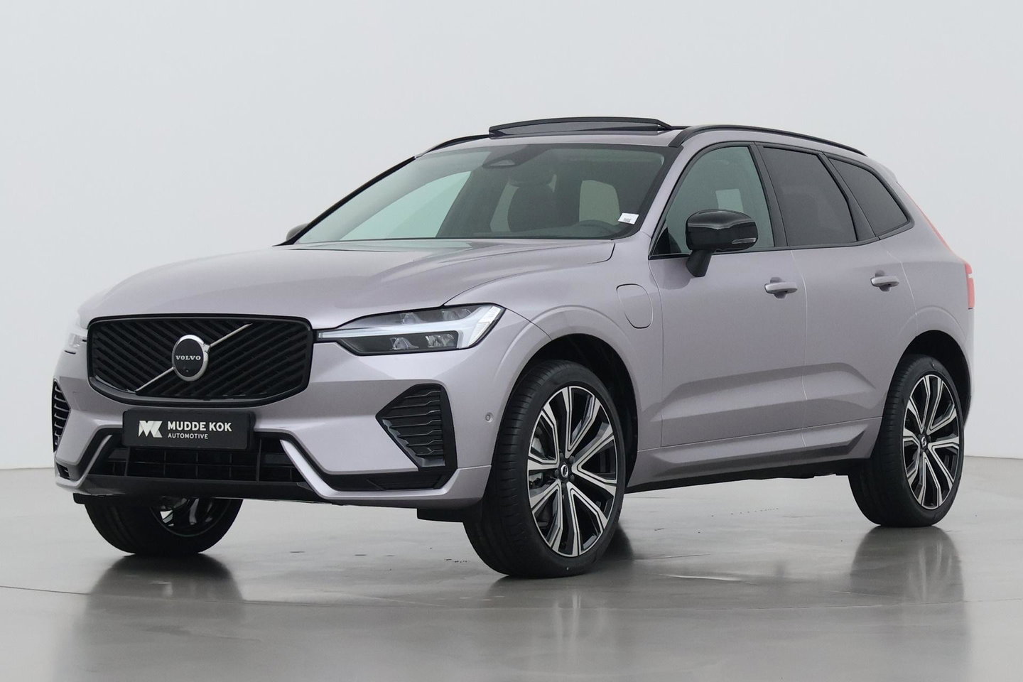 Volvo XC60 T6 Plus Dark | NIEUW | Head-Up | ACC | 360° Camera | Panoramadak | BLIS