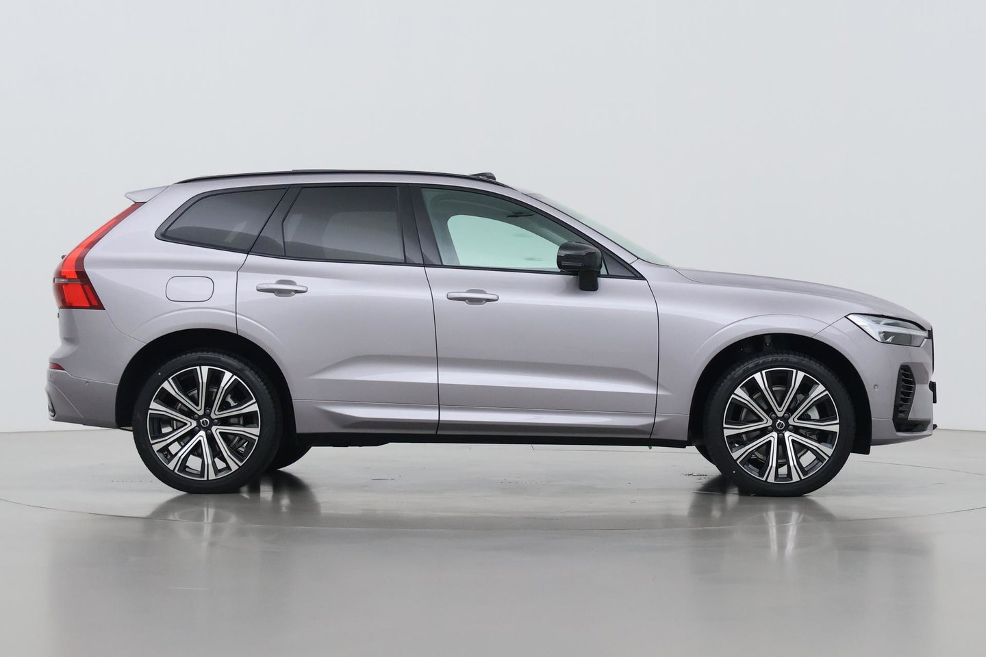 Volvo XC60 T6 Plus Dark | NIEUW | Head-Up | ACC | 360° Camera | Panoramadak | BLIS