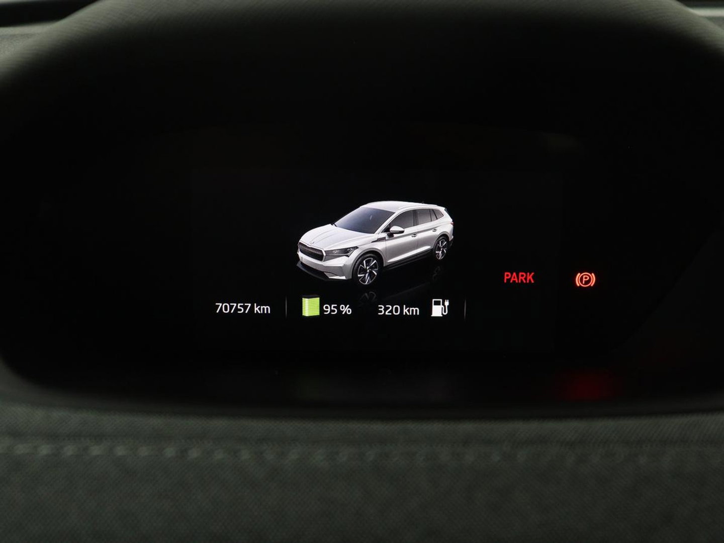 Škoda Enyaq iV 60 | SOH 94,1% | Half leder | Navigatie | Carplay | Sfeerverlichting | Climate control | Camera | Park assist