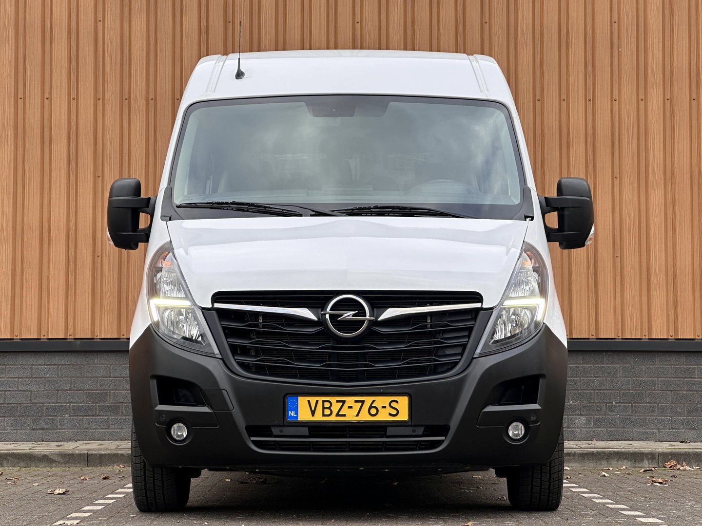 Opel Movano 2.3 CDTI BiTurbo L2H2 DC Start/Stop | Cruise Control | Achteruitrijcamera | Dodehoeksensor | Bluetooth | Airconditioning |
