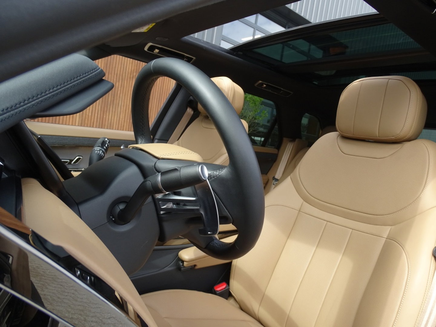 Land Rover Range Rover Sport P440e Dynamic SE / 23" Carbon / Meridian / Matrix / 2024 / 360°