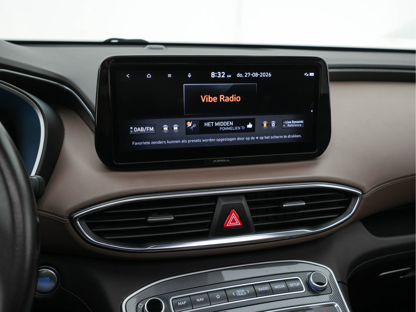 Hyundai Santa Fe 1.6 T-GDI Comfort Smart Sky AWD [ 7-Pers. ] {SoH-100%} (Plug-In) (INCL-BTW) *PANO | LEATHER | FULL-LED | ADAPTIVE-CRUISE | BLINDSPOT | MEMORY-PACK | DIGI-COCKPIT | SHIFTPADDLES | PRIVACYGLASS | NAVI-FULLMAP | KEYLESS | TOWBAR | CARBON | 19''ALU*