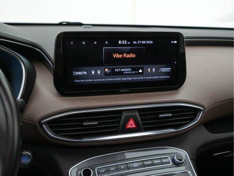Hyundai Santa Fe 1.6 T-GDI Comfort Smart Sky AWD [ 7-Pers. ] {SoH-100%} (Plug-In) (INCL-BTW) *PANO | LEATHER | FULL-LED | ADAPTIVE-CRUISE | BLINDSPOT | MEMORY-PACK | DIGI-COCKPIT | SHIFTPADDLES | PRIVACYGLASS | NAVI-FULLMAP | KEYLESS | TOWBAR | CARBON | 19''ALU*