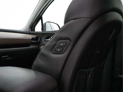 Hyundai Santa Fe 1.6 T-GDI Comfort Smart Sky AWD [ 7-Pers. ] {SoH-100%} (Plug-In) (INCL-BTW) *PANO | LEATHER | FULL-LED | ADAPTIVE-CRUISE | BLINDSPOT | MEMORY-PACK | DIGI-COCKPIT | SHIFTPADDLES | PRIVACYGLASS | NAVI-FULLMAP | KEYLESS | TOWBAR | CARBON | 19''ALU*