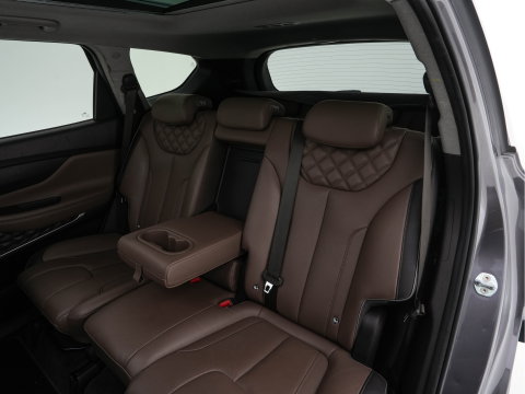 Hyundai Santa Fe 1.6 T-GDI Comfort Smart Sky AWD [ 7-Pers. ] {SoH-100%} (Plug-In) (INCL-BTW) *PANO | LEATHER | FULL-LED | ADAPTIVE-CRUISE | BLINDSPOT | MEMORY-PACK | DIGI-COCKPIT | SHIFTPADDLES | PRIVACYGLASS | NAVI-FULLMAP | KEYLESS | TOWBAR | CARBON | 19''ALU*