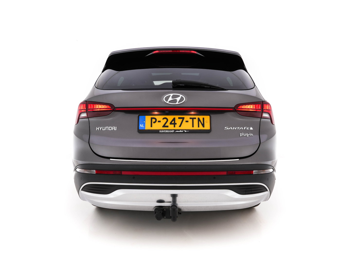 Hyundai Santa Fe 1.6 T-GDI Comfort Smart Sky AWD [ 7-Pers. ] {SoH-100%} (Plug-In) (INCL-BTW) *PANO | LEATHER | FULL-LED | ADAPTIVE-CRUISE | BLINDSPOT | MEMORY-PACK | DIGI-COCKPIT | SHIFTPADDLES | PRIVACYGLASS | NAVI-FULLMAP | KEYLESS | TOWBAR | CARBON | 19''ALU*