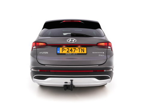 Hyundai Santa Fe 1.6 T-GDI Comfort Smart Sky AWD [ 7-Pers. ] {SoH-100%} (Plug-In) (INCL-BTW) *PANO | LEATHER | FULL-LED | ADAPTIVE-CRUISE | BLINDSPOT | MEMORY-PACK | DIGI-COCKPIT | SHIFTPADDLES | PRIVACYGLASS | NAVI-FULLMAP | KEYLESS | TOWBAR | CARBON | 19''ALU*