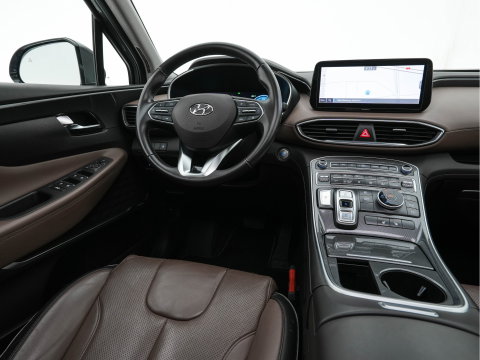 Hyundai Santa Fe 1.6 T-GDI Comfort Smart Sky AWD [ 7-Pers. ] {SoH-100%} (Plug-In) (INCL-BTW) *PANO | LEATHER | FULL-LED | ADAPTIVE-CRUISE | BLINDSPOT | MEMORY-PACK | DIGI-COCKPIT | SHIFTPADDLES | PRIVACYGLASS | NAVI-FULLMAP | KEYLESS | TOWBAR | CARBON | 19''ALU*