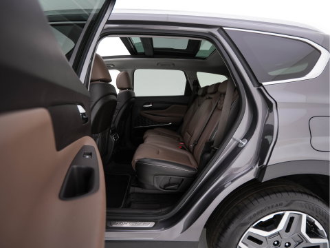 Hyundai Santa Fe 1.6 T-GDI Comfort Smart Sky AWD [ 7-Pers. ] {SoH-100%} (Plug-In) (INCL-BTW) *PANO | LEATHER | FULL-LED | ADAPTIVE-CRUISE | BLINDSPOT | MEMORY-PACK | DIGI-COCKPIT | SHIFTPADDLES | PRIVACYGLASS | NAVI-FULLMAP | KEYLESS | TOWBAR | CARBON | 19''ALU*