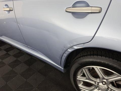 Mitsubishi Outlander 2.0 PHEV instyle AWD (Plug-In) Aut. *PANO | LEATHER | XENON | NAVI-FULLMAP | KEYLESS | CAMERA | HEATED-COMFORTSEATS | ECC | SHIFTPADDLES | PDC | CRUISE | DAB | PRIVACY-GLASS | ROCKFORD-AUDIO | LANE-ASSIST | TOWBAR | 18"ALU