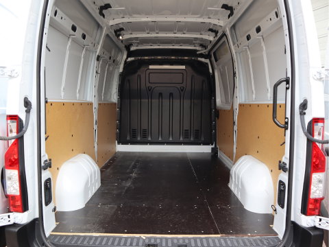 Nissan Interstar 2.3 dCi 150pk Euro 6 - L2H2 - Imperiaal - Cruise - Camera - Airco