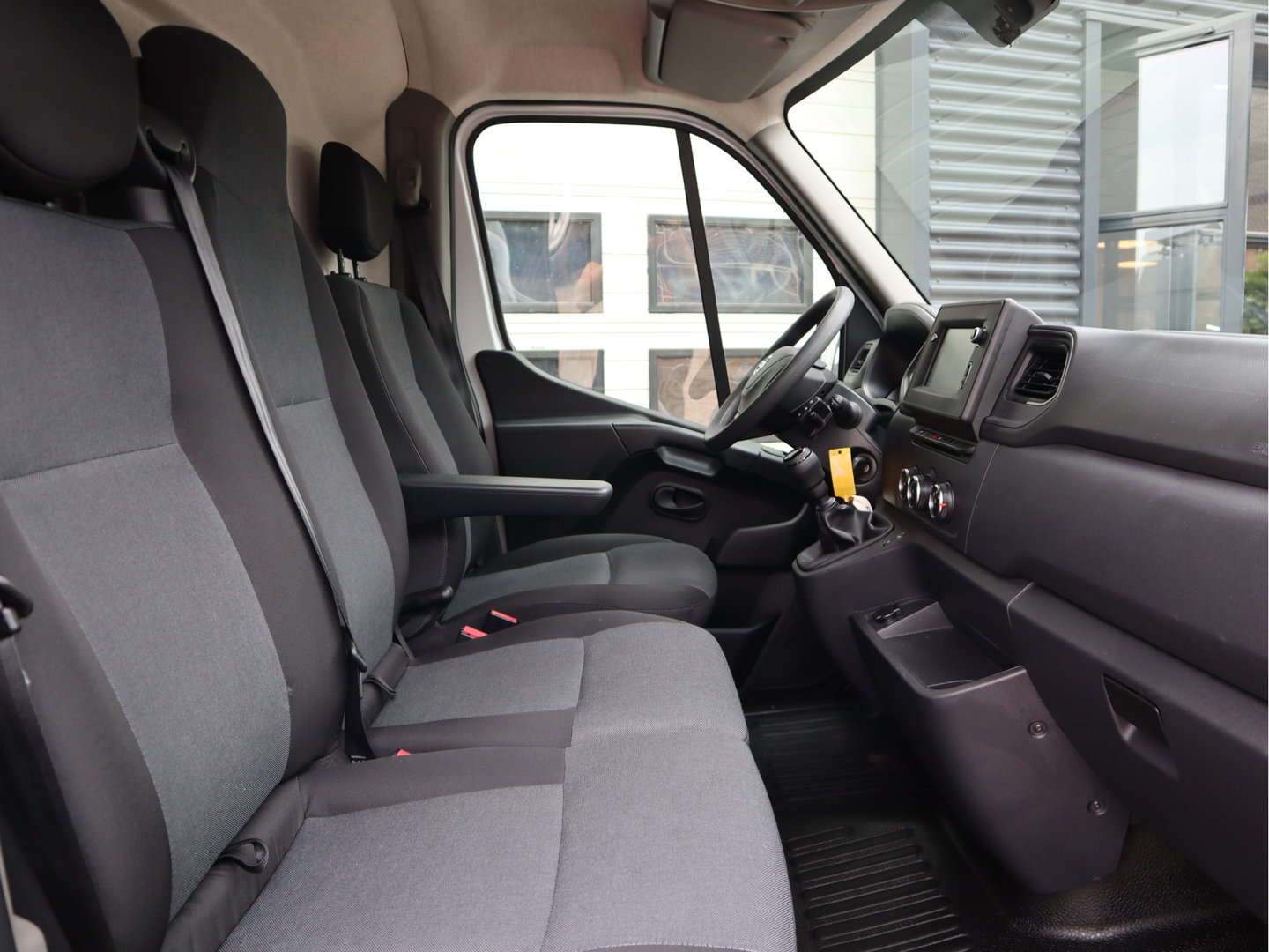 Nissan Interstar 2.3 dCi 150pk Euro 6 - L2H2 - Imperiaal - Cruise - Camera - Airco