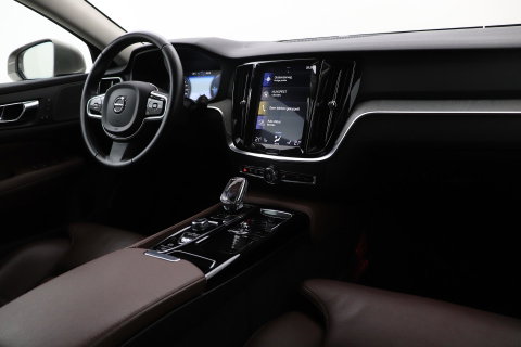 Volvo V60 2.0 T6 Twin Engine AWD Inscription | Harman/Kardon | Trekhaak | Leder | Dealer Onderhouden