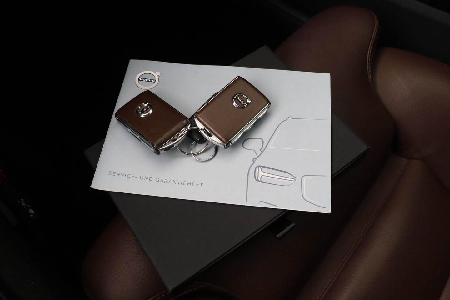 Volvo V60 2.0 T6 Twin Engine AWD Inscription | Harman/Kardon | Trekhaak | Leder | Dealer Onderhouden
