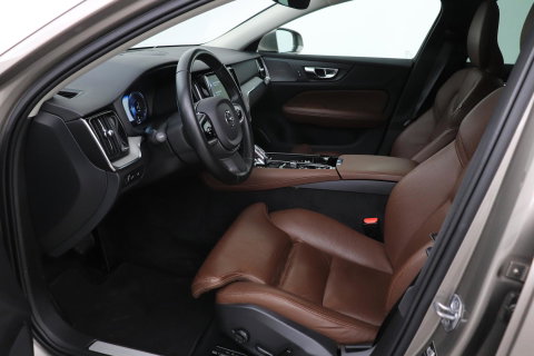 Volvo V60 2.0 T6 Twin Engine AWD Inscription | Harman/Kardon | Trekhaak | Leder | Dealer Onderhouden