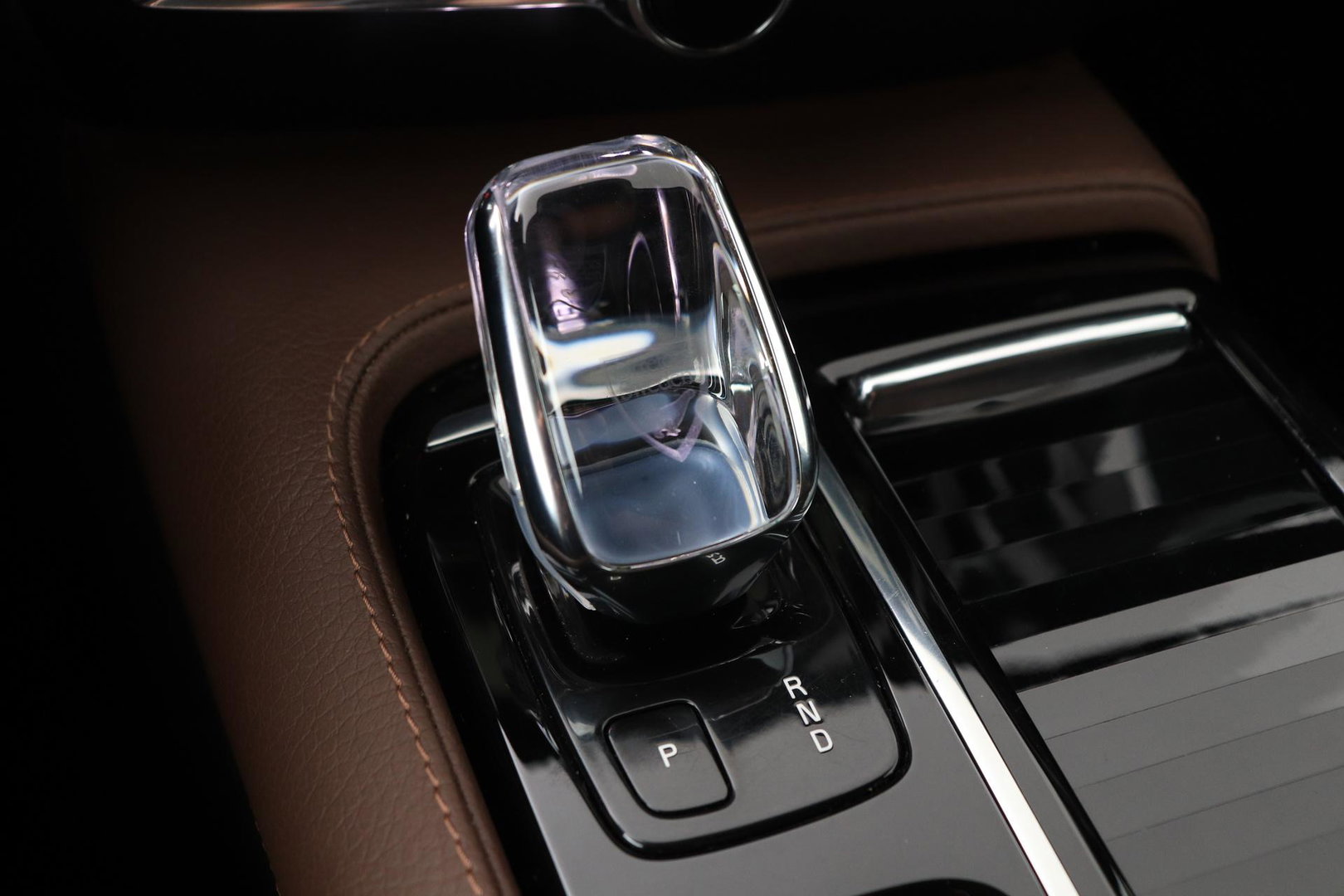 Volvo V60 2.0 T6 Twin Engine AWD Inscription | Harman/Kardon | Trekhaak | Leder | Dealer Onderhouden
