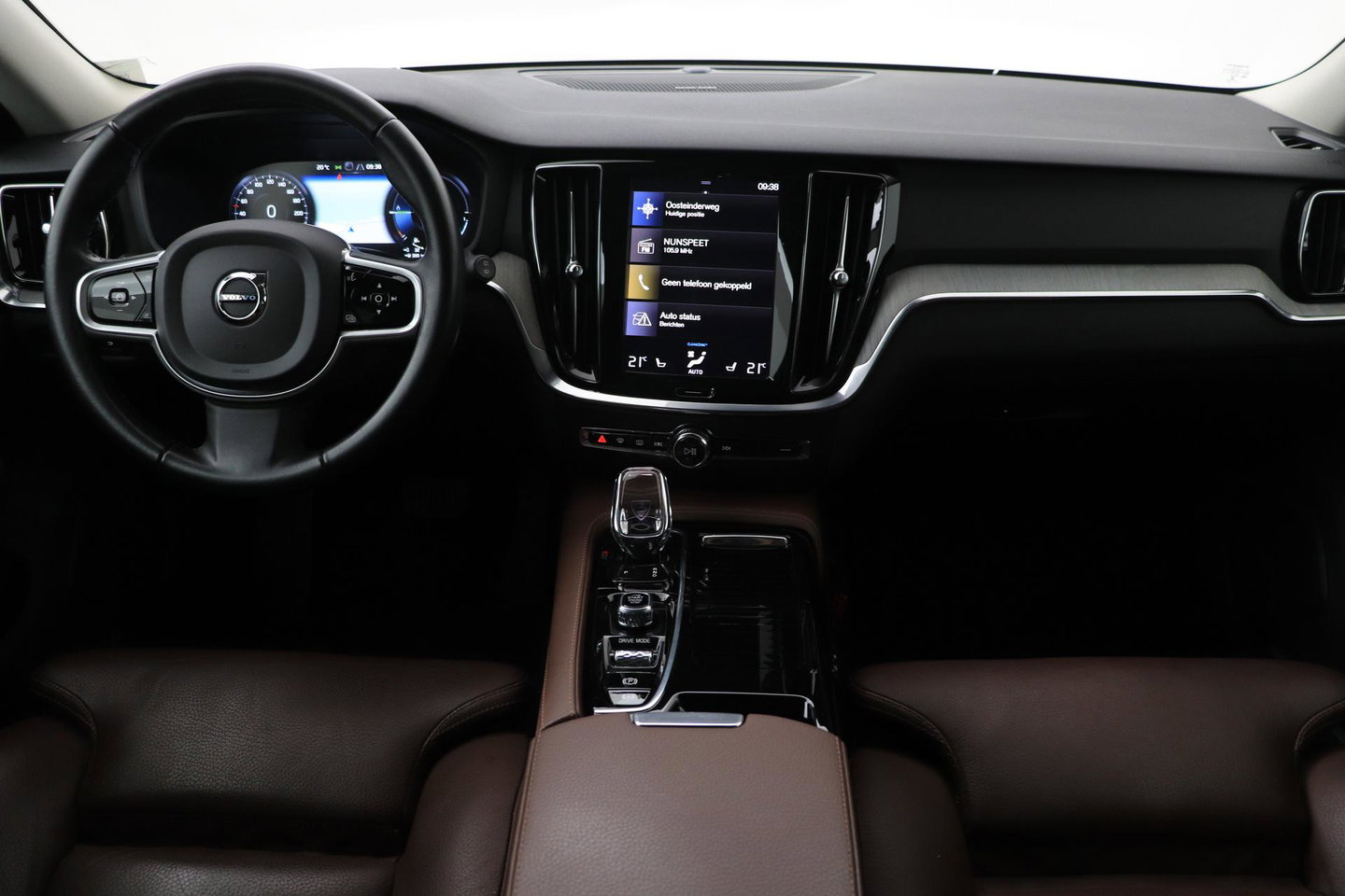 Volvo V60 2.0 T6 Twin Engine AWD Inscription | Harman/Kardon | Trekhaak | Leder | Dealer Onderhouden