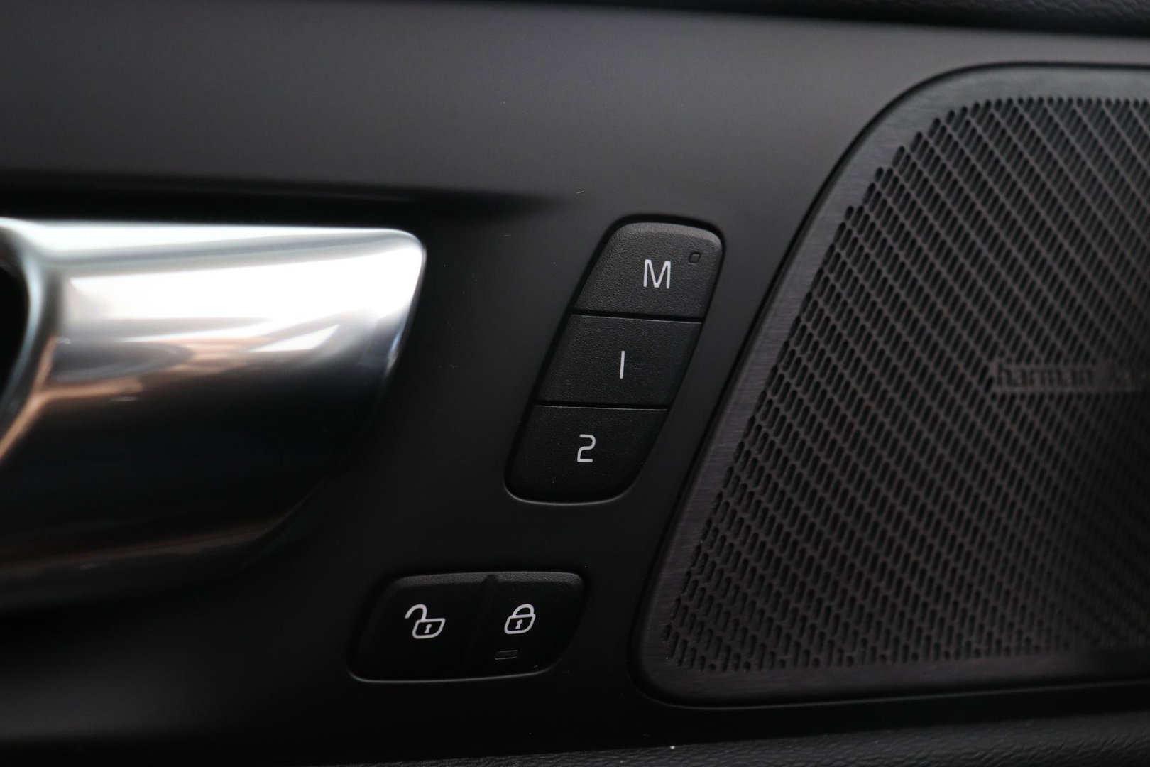 Volvo V60 2.0 T6 Twin Engine AWD Inscription | Harman/Kardon | Trekhaak | Leder | Dealer Onderhouden
