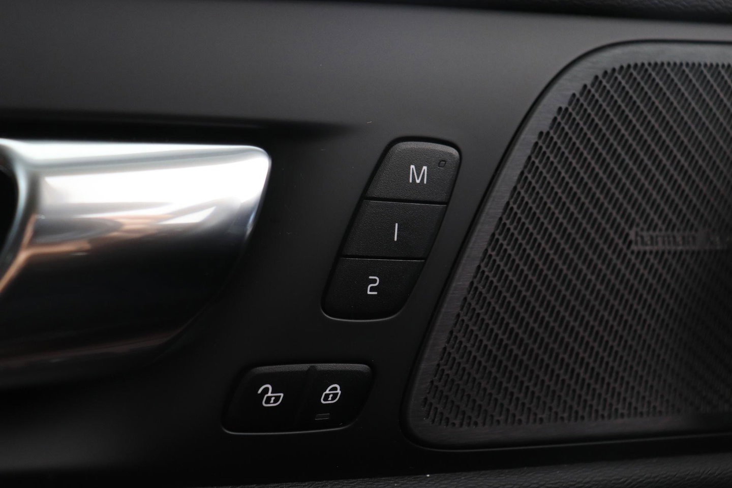 Volvo V60 2.0 T6 Twin Engine AWD Inscription | Harman/Kardon | Trekhaak | Leder | Dealer Onderhouden
