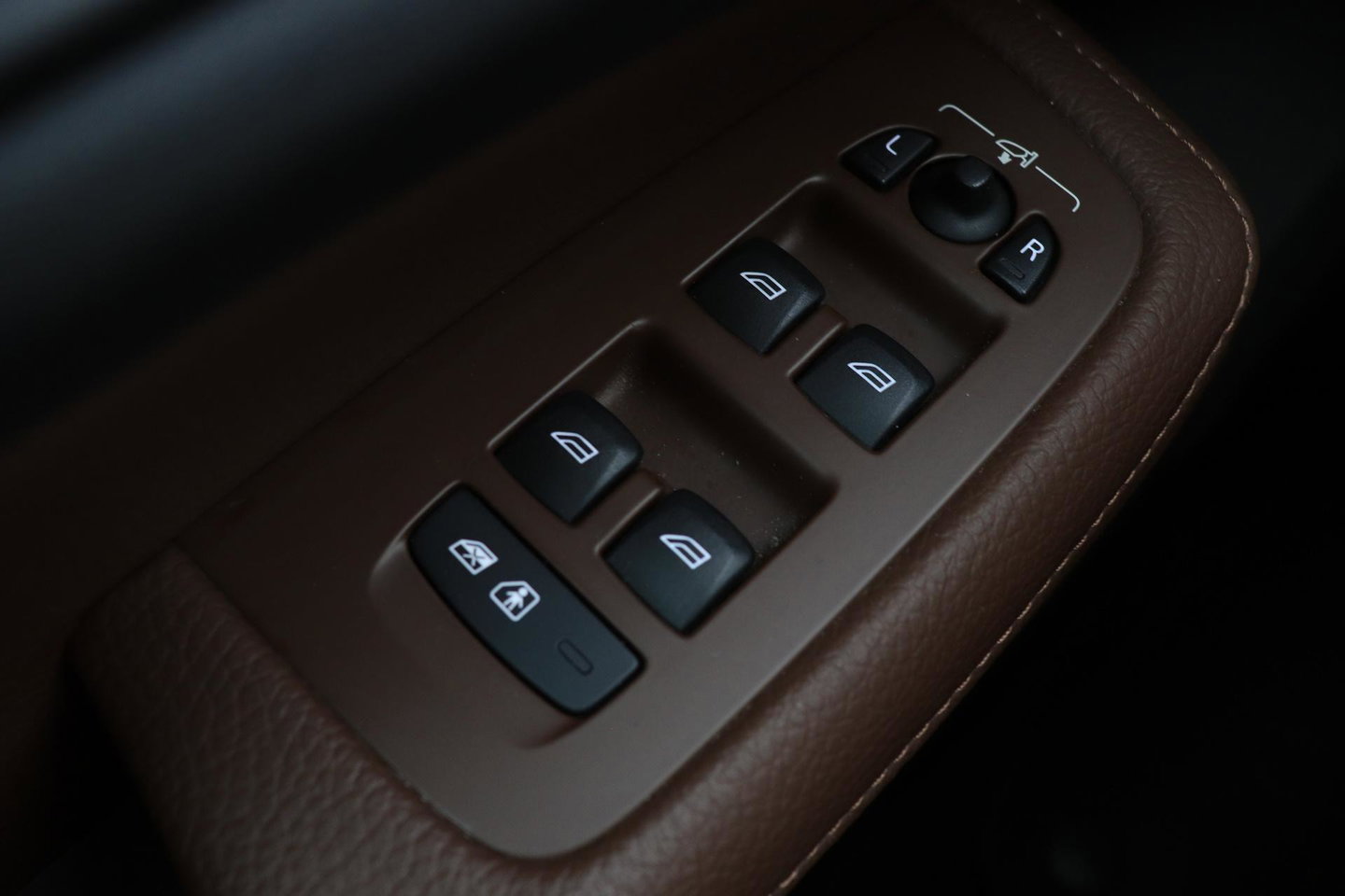 Volvo V60 2.0 T6 Twin Engine AWD Inscription | Harman/Kardon | Trekhaak | Leder | Dealer Onderhouden