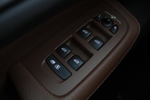 Volvo V60 2.0 T6 Twin Engine AWD Inscription | Harman/Kardon | Trekhaak | Leder | Dealer Onderhouden