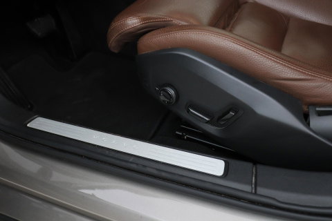 Volvo V60 2.0 T6 Twin Engine AWD Inscription | Harman/Kardon | Trekhaak | Leder | Dealer Onderhouden