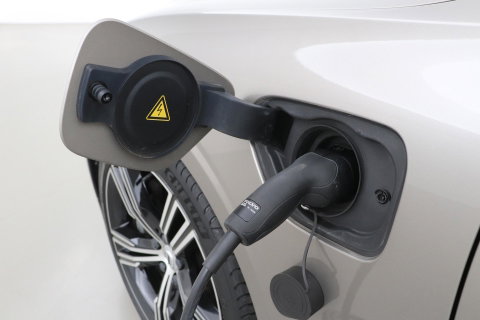 Volvo V60 2.0 T6 Twin Engine AWD Inscription | Harman/Kardon | Trekhaak | Leder | Dealer Onderhouden