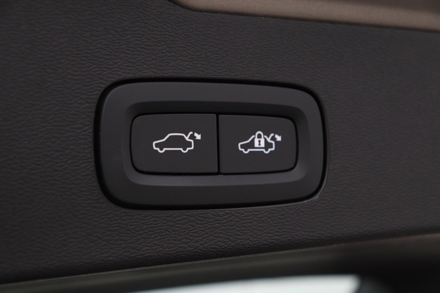 Volvo V60 2.0 T6 Twin Engine AWD Inscription | Harman/Kardon | Trekhaak | Leder | Dealer Onderhouden