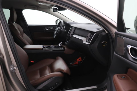 Volvo V60 2.0 T6 Twin Engine AWD Inscription | Harman/Kardon | Trekhaak | Leder | Dealer Onderhouden